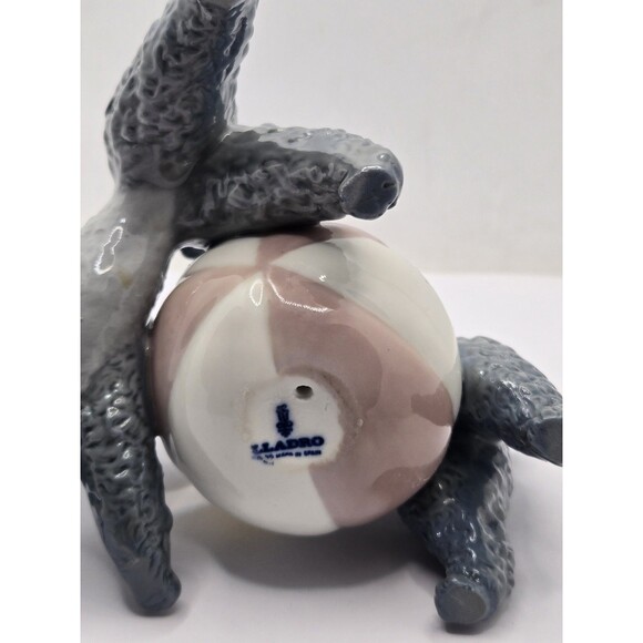 Retired #1258 LLADRO "Playful Dogs" Poodles w/ Ball Porcelain Figurine - Picture 13 of 13